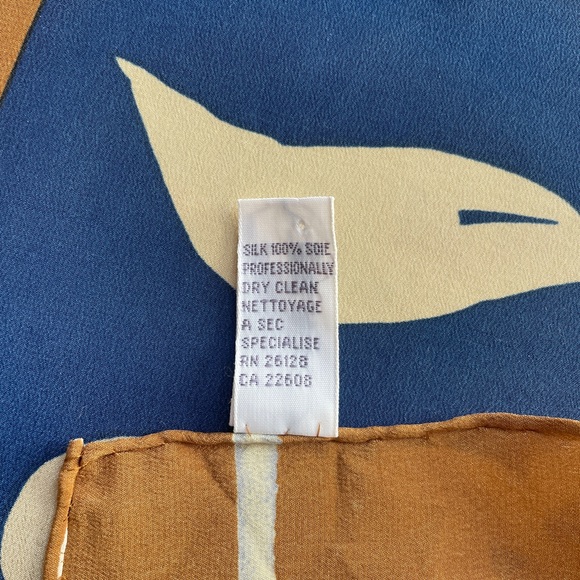 Echo Vintage Silk Scarf - Picture 5 of 10